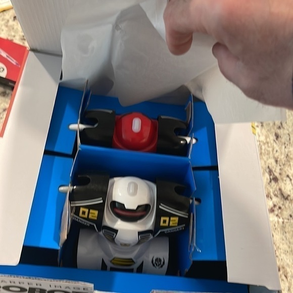 Sharper Image Robot Rumble rare red and white combo battle bots! - Picture 3 of 11